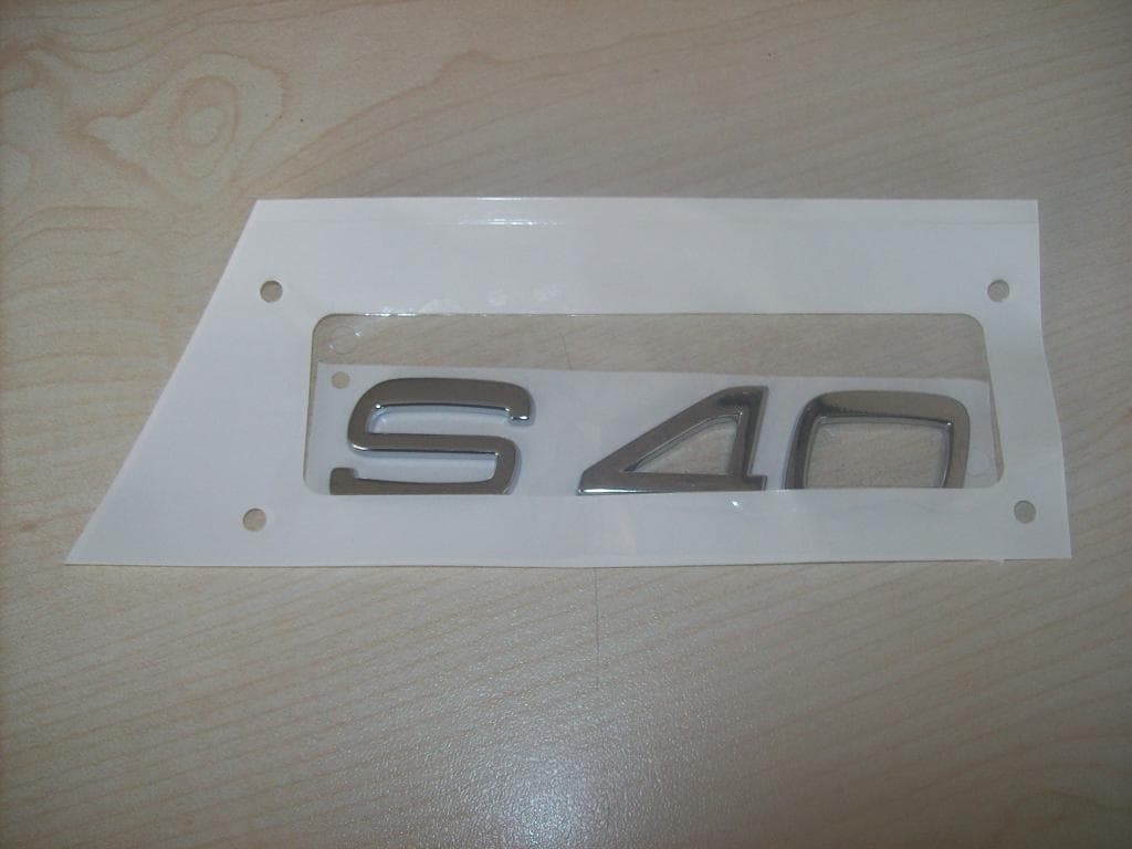 S40 V40 Amblemi Bagaj Kapağındaki